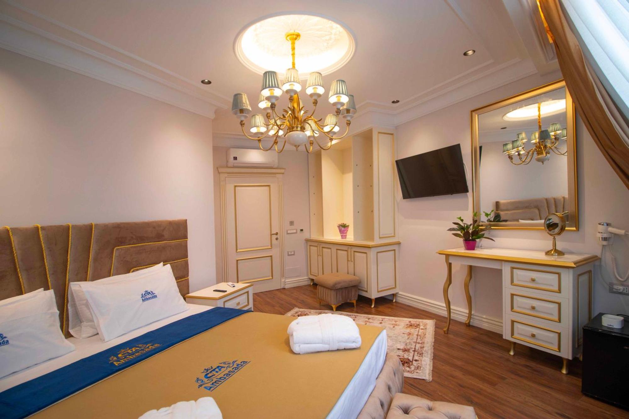 Hotel Ambasada Qta Patza-Kuqani Esterno foto