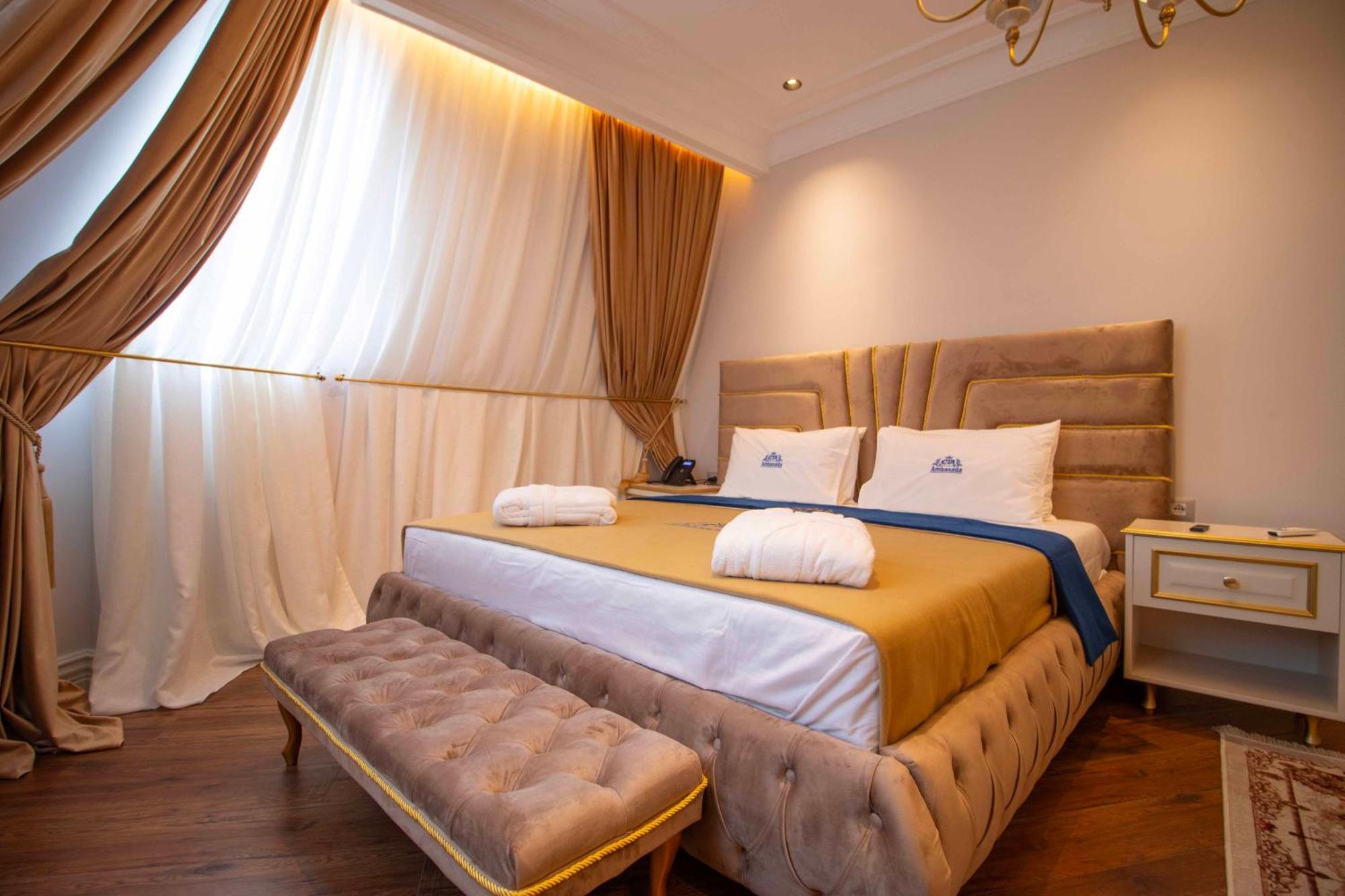 Hotel Ambasada Qta Patza-Kuqani Esterno foto