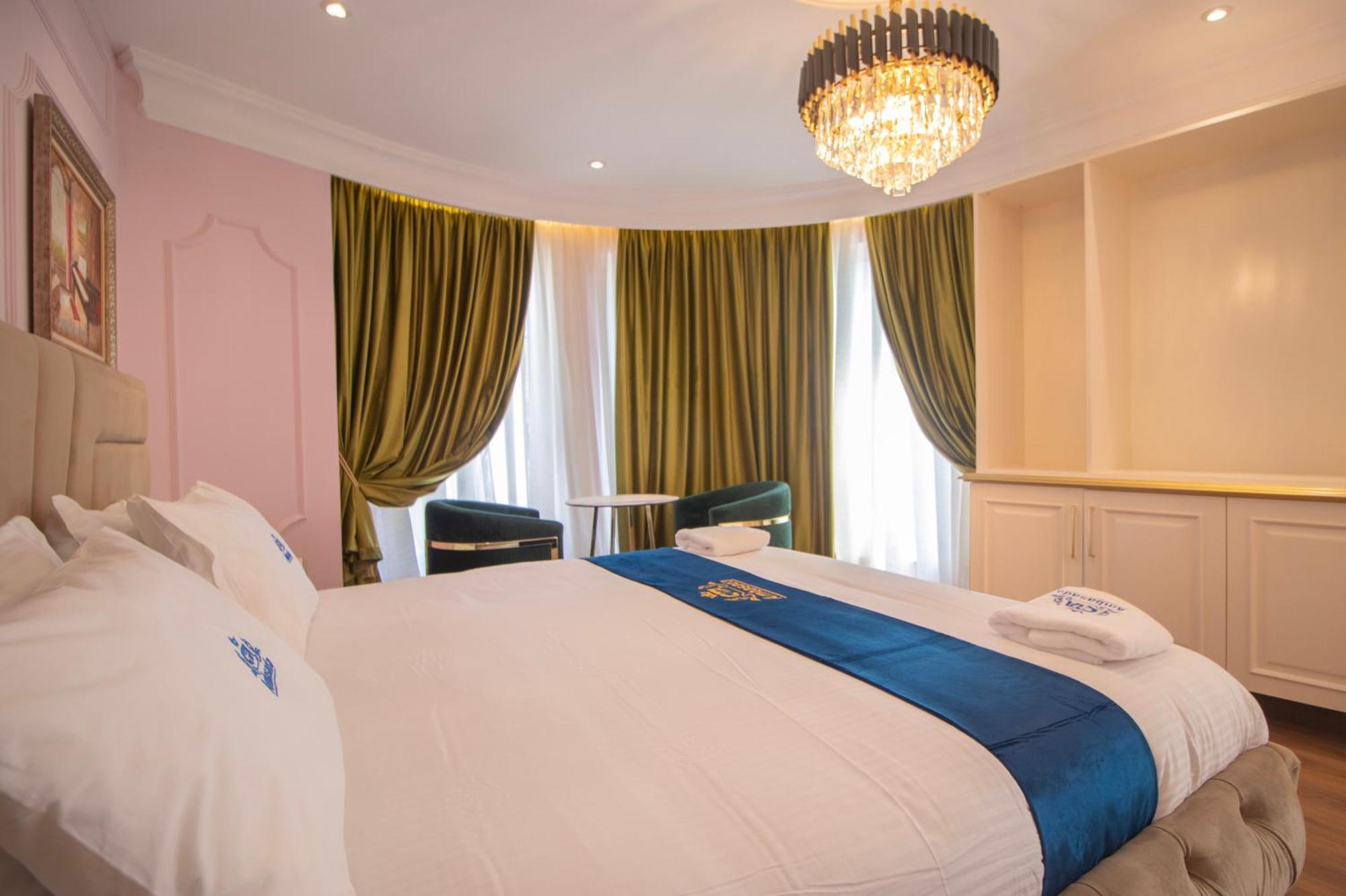 Hotel Ambasada Qta Patza-Kuqani Esterno foto