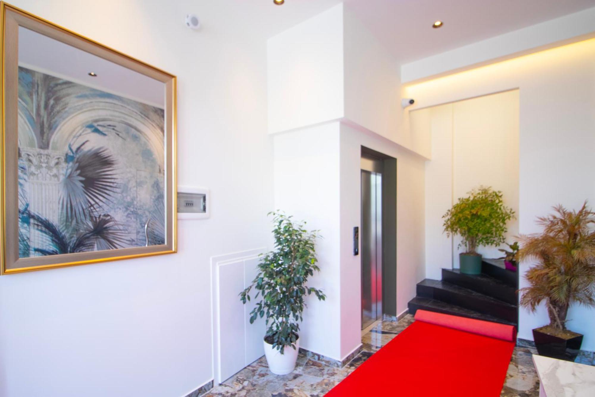 Hotel Ambasada Qta Patza-Kuqani Esterno foto