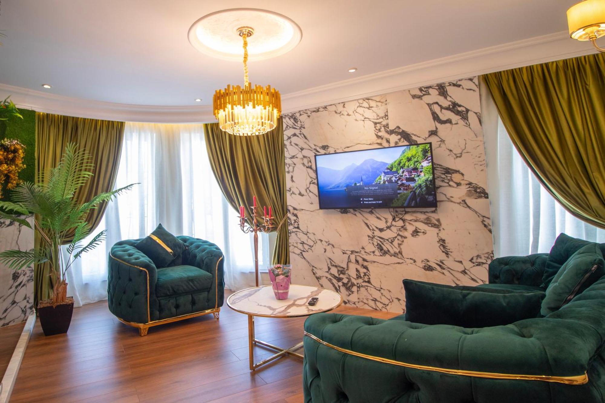 Hotel Ambasada Qta Patza-Kuqani Esterno foto