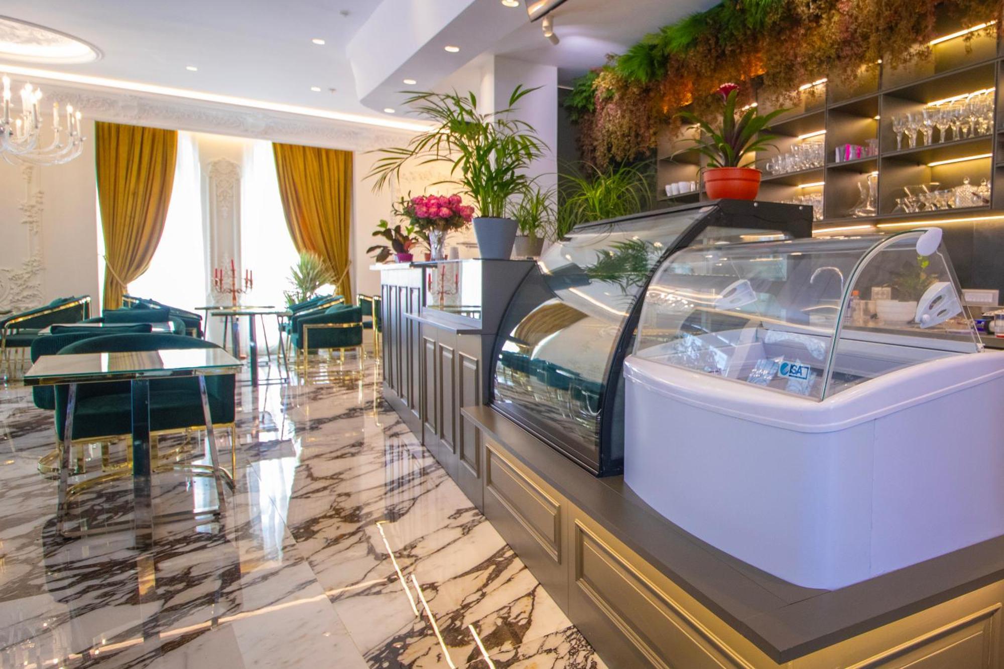 Hotel Ambasada Qta Patza-Kuqani Esterno foto